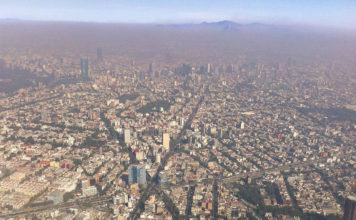 Contaminación en la Ciudad de México : Photo © Wikipedia