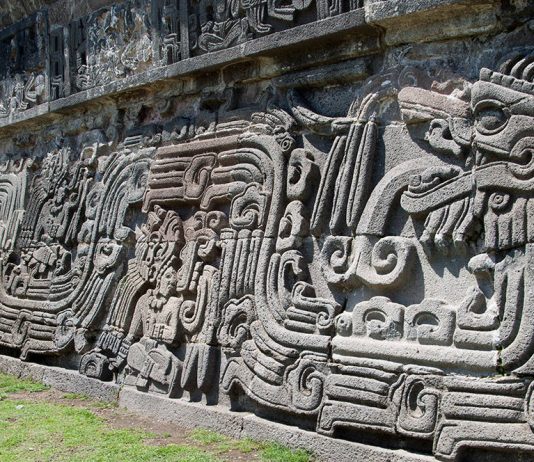 Zona Arqueológica de Xochicalco : Foto © Adalberto Ríos Szalay, cortesía del INAH