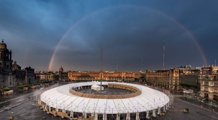 Pabellón Feria de las Culturas Amigas 2016 de Ambrosi Etchegaray : Fotografía cortesía de © LIGA, Espacio para Arquitectura, DF