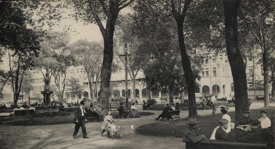 Viger square, Montreal, QC, about 1907, Neurdein Frères (Théberge block) : Photo credit Gift of Mr. Stanley G. Triggs, MP-0000.840.6 © McCord Museum