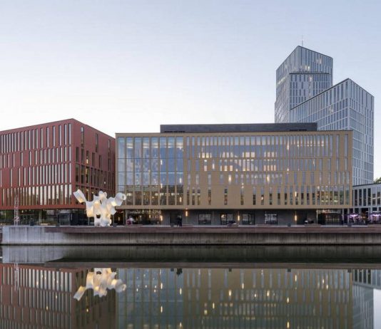 Schmidt Hammer Lassen Architects Malmo Live View from the Waterfront : Photo courtesy of © Schmidt Hammer Lassen Architects