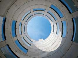 Meteorological Center of the Olympic Village in Barcelona, Spain : Copyright © Duccio Malagamba