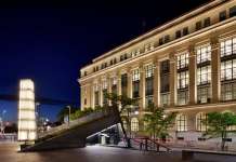 Iluminando el 180 Wellington en Ottawa, Canadá diseñado por Lightemotion : Photo credit © Gordon King Photography