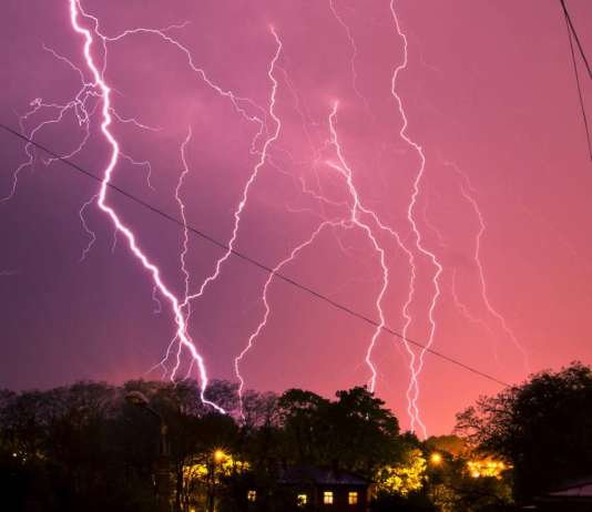 Schneider Electric te comparte 8 puntos para evitar riesgos esta temporada de lluvias : Fotografía © Schneider Electric México