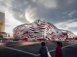 Display - Kohn Pedersen Fox Associates - Petersen Automotive Museum : Photo credit © World Architecture Festival