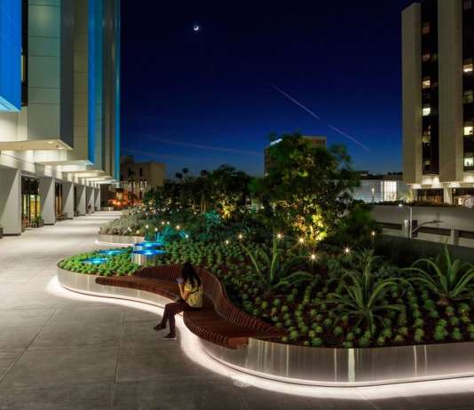 AHBE Landscape Architects Unveils Healing Gardens for Cedars-Sinai Medical Center : Photo credit © @heliphoto.net