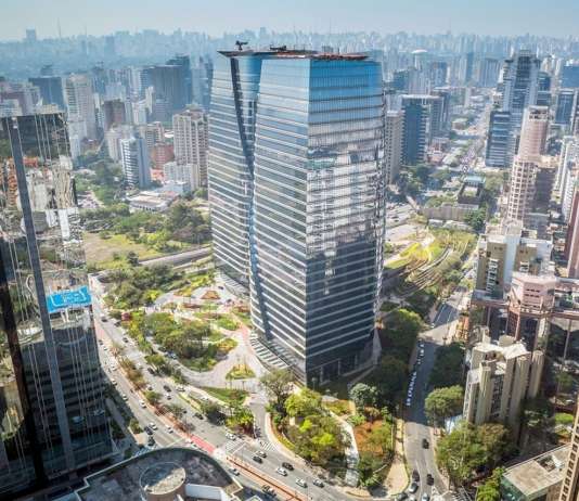 Aerial view of São Paulo Corporate Towers nearing completion in 2016 : Photo credit courtesy of © Eduardo Lazzarini