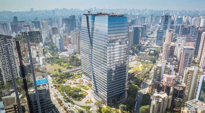 Aerial view of São Paulo Corporate Towers nearing completion in 2016 : Photo credit courtesy of © Eduardo Lazzarini